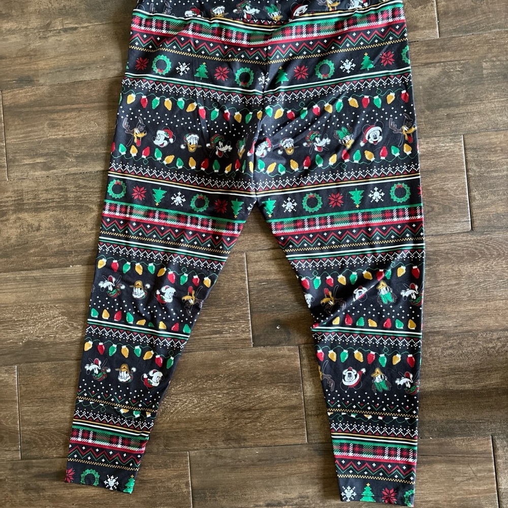 Her Universe Black Leggings with Nordic Pattern